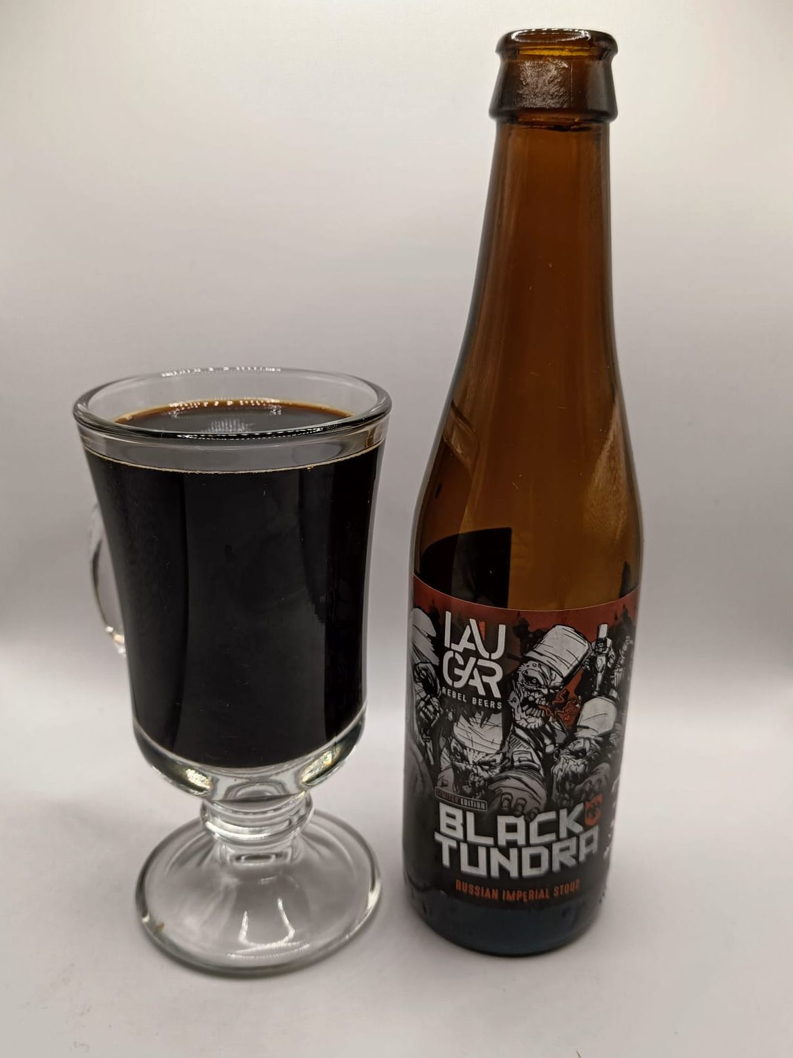 Cerveza Black Tundra de Laugar Brewery