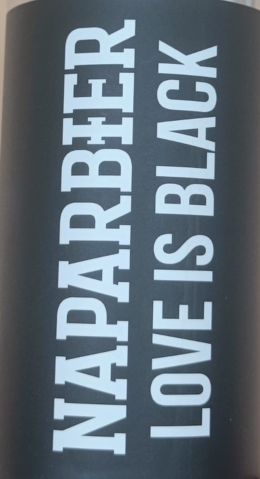 LOOVE IS BLACCK NAPARBIER
