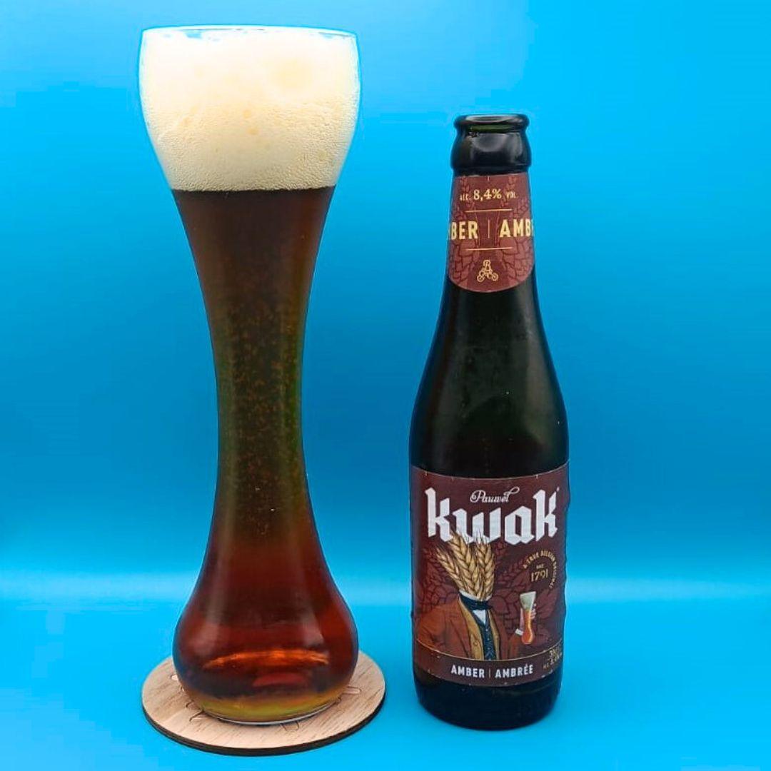 Imagen de la cerveza Pauwel Kwak que muestra el producto servido
