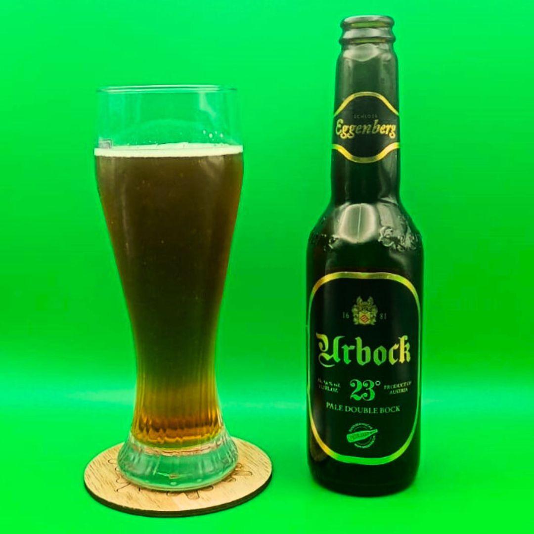 Imagen de la cerveza Urbock 23 que muestra el producto servido