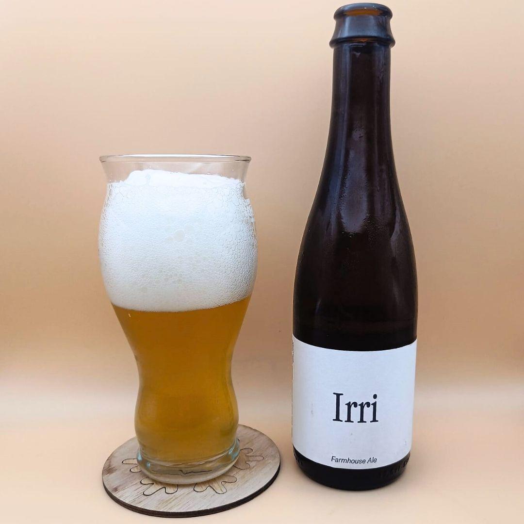 Imagen de la cerveza Irri que muestra el producto servido