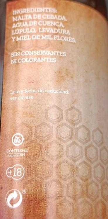 Imagen de la etiqueta Valeria Honey Lager que muestra toda la información legal