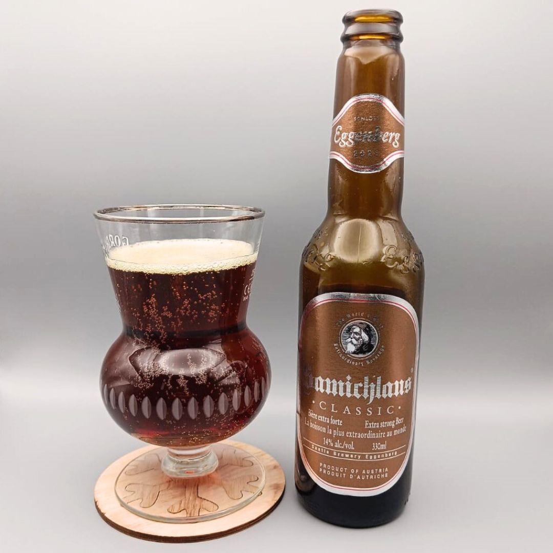 Imagen de la cerveza Samichlaus Classic que muestra el producto servido
