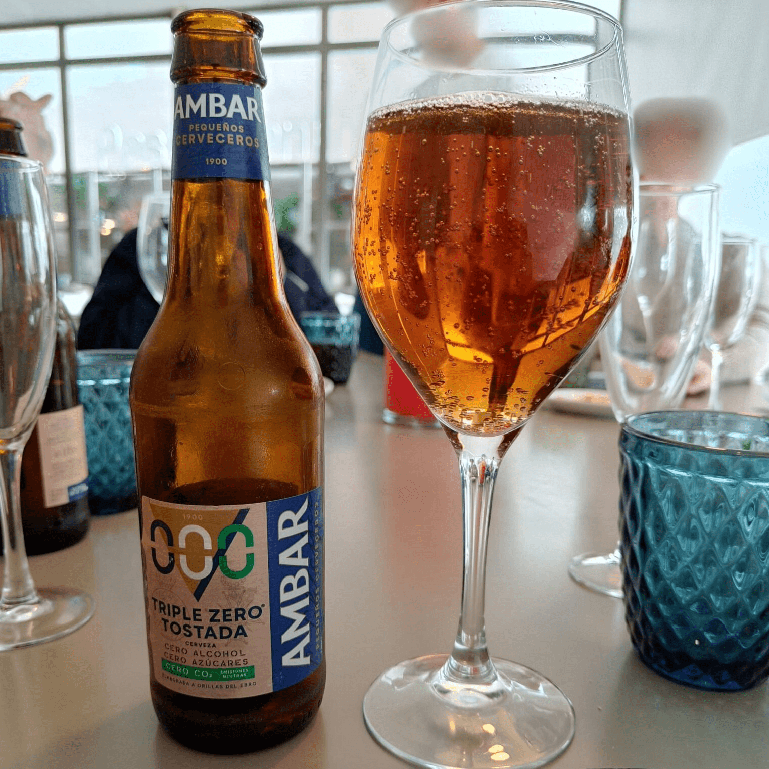Imagen de la cerveza Triple Zero Tostada que muestra el producto servido