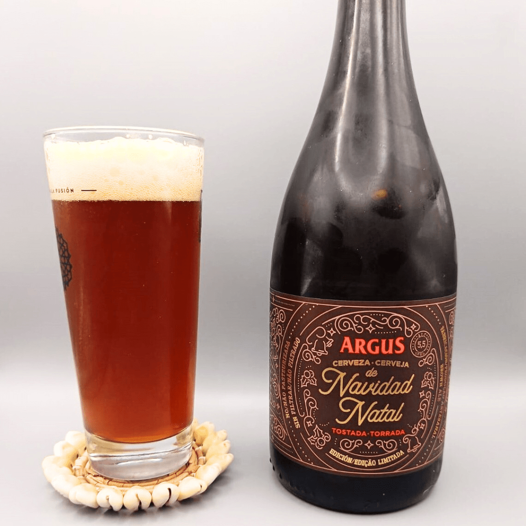 Imagen de la cerveza de Navidad Tostada que muestra el producto servido