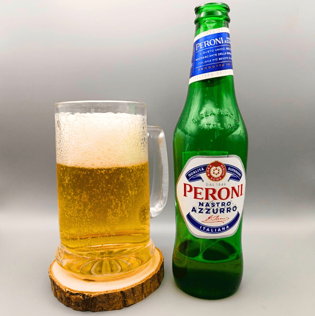 Imagen de la cerveza Nastro Azzurro que muestra el producto servido