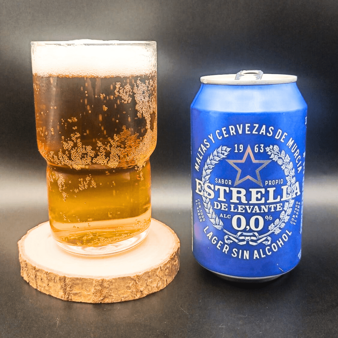 Imagen de la cerveza Estrella de Levante 00 que muestra el producto servido