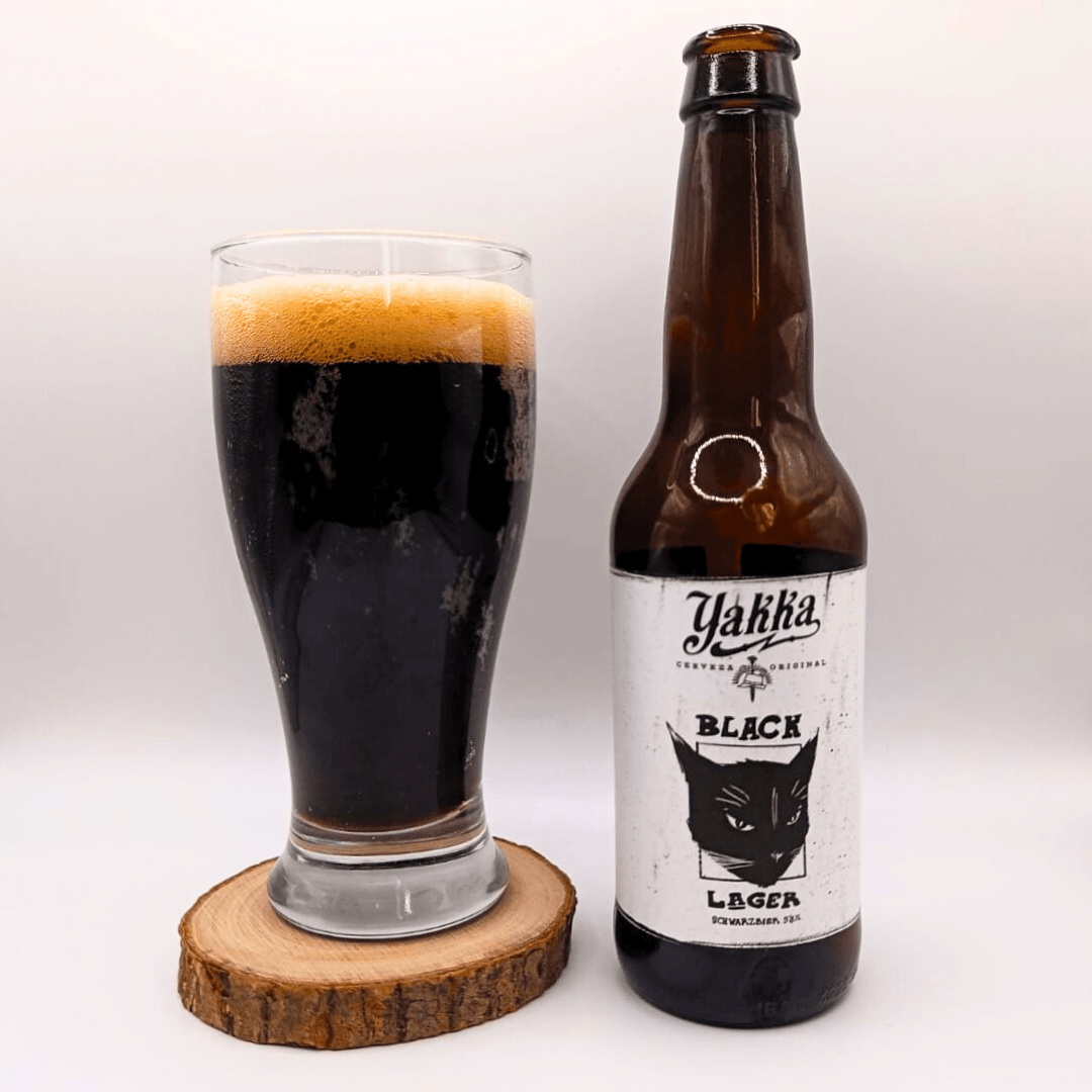 Imagen de la cerveza Black Lager que muestra el producto servido