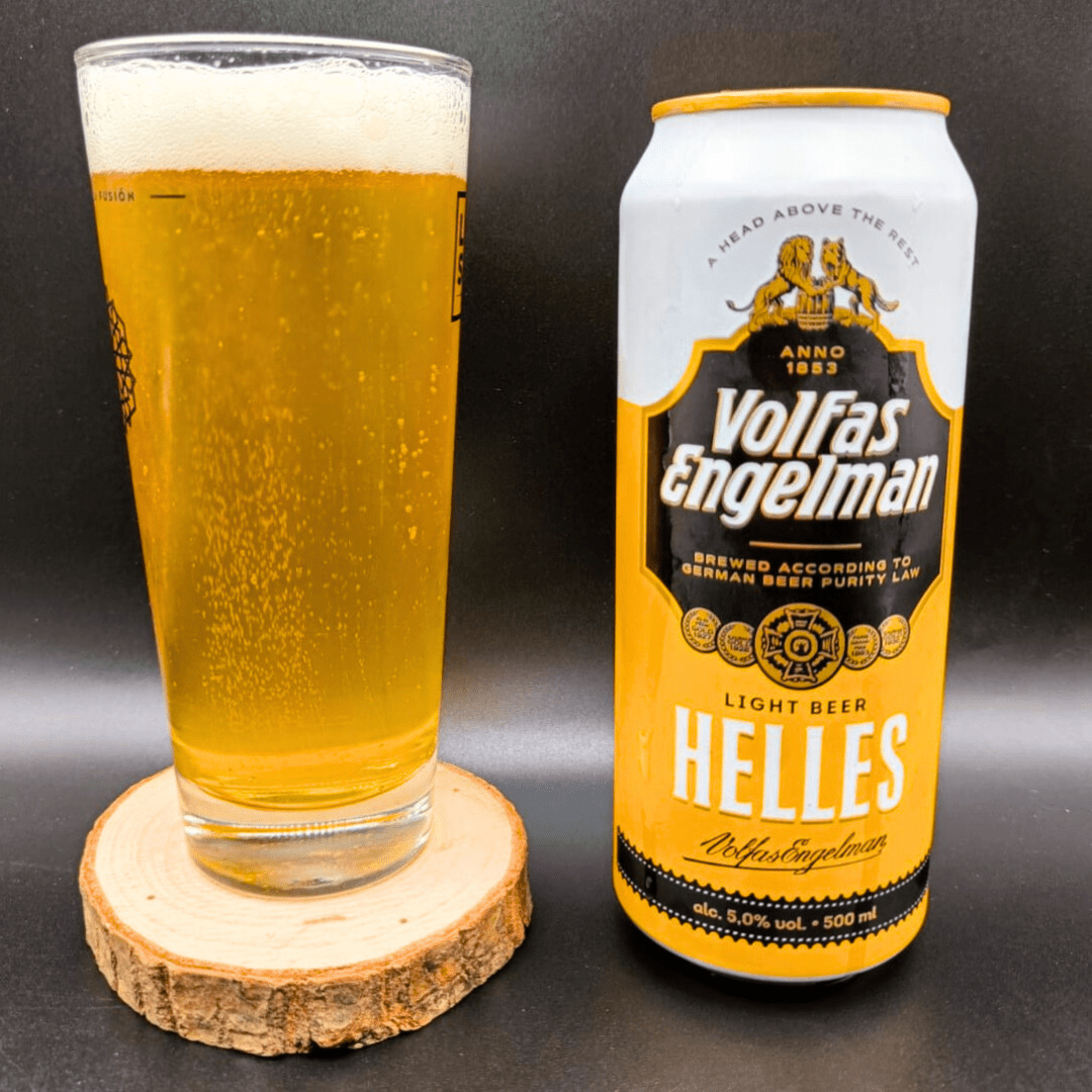 Imagen de la cerveza Helles que muestra el producto servido